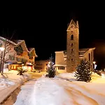 Chaletdorf Zellersee Kompleks wypoczynkowy 3*