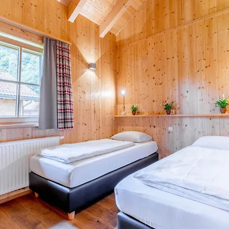 Tatil parkı Chaletdorf Zellersee 3*